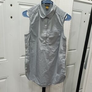 Eddie Bauer Sleeveless Button Down Shirt in Light Gray